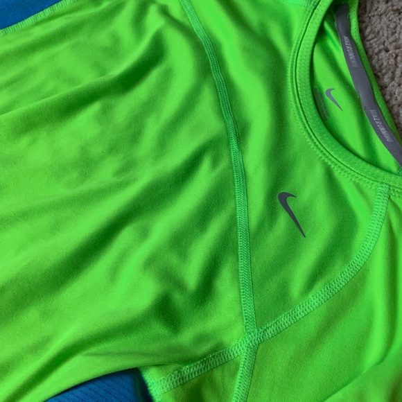 Nike Dry Fit running shirt - Picture 2 of 4